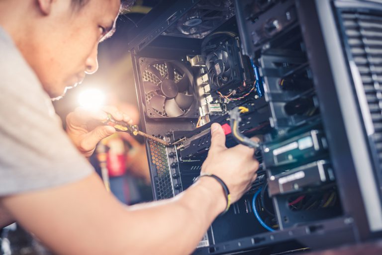 Zajmuje Się Konserwacja I Naprawa Sprzętu Krzyżówka Naprawa sprzętu elektronicznego może potrwać maksymalnie kilka dni